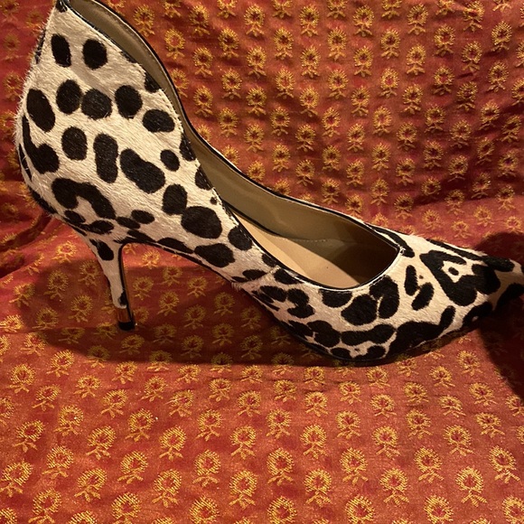 LNWT LINEA PAOLA PENROSE PUMP; STILETTO HEEL, BLACK and CREAM CALF HAiR. CLASSY! - Picture 5 of 12